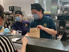 -麦当劳(轻轨曹杨路店)