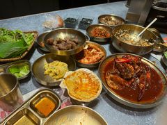 -草家酱蟹炭火烤肉店(珲春南路二店)
