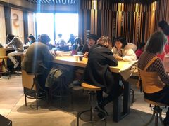 等位区-星巴克(来福士2F店)