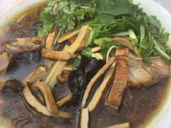 蕈油面+香干笋丝+酥肉-兴福老面馆(寺路街店)