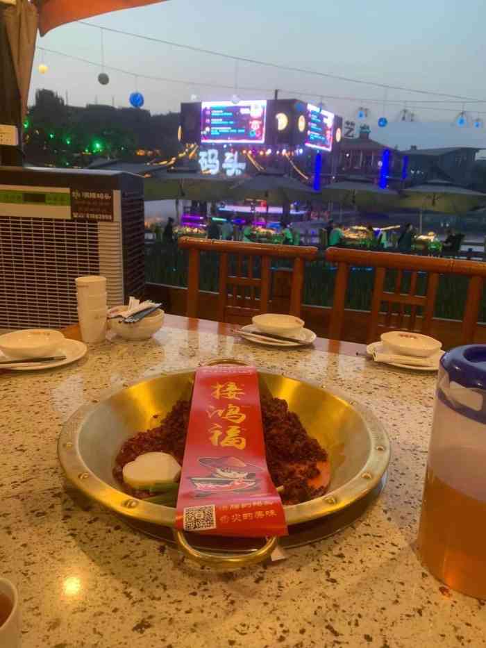 去沸腾码头最爽的就是停车足球场大小的停车场想怎么