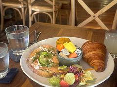 -Le Banneton Café French Bakery