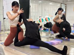 -亚太瑜伽普拉提学院