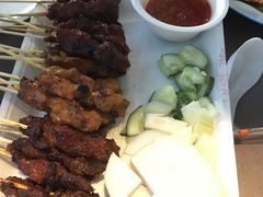 -东海岸人工湖美食村