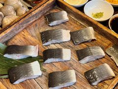 -围炉肉舍•炭烤活鳗•丹东海鲜烤肉(步行街店)