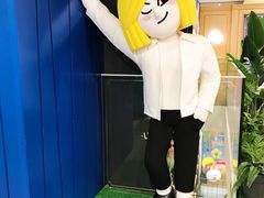 -LINE FRIENDS Garosu-gil Flagship Store
