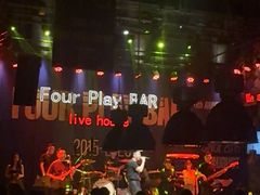 -FOUR PLAY BAR