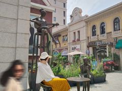 -鲁邦国际风情街(麦世达韩国精品百货店)