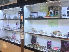 -MiRi眼镜连锁·蔡司·尼康控优点合作店(莘庄店)