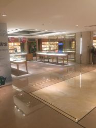 -北京七彩云南翡翠珠宝旗舰店(月坛店)