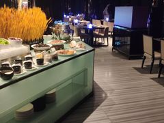 自助取餐区-唐拉雅秀酒店-西锦汇空中BBQ·思创餐厅