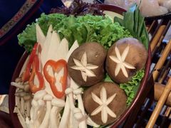 -老牌坊云南鱼豆花火锅(爱建店)