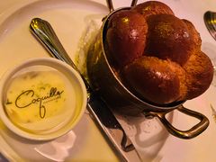 餐前面包黄油-壳里西餐厅Coquille Seafood Bistro(蒙自路店)