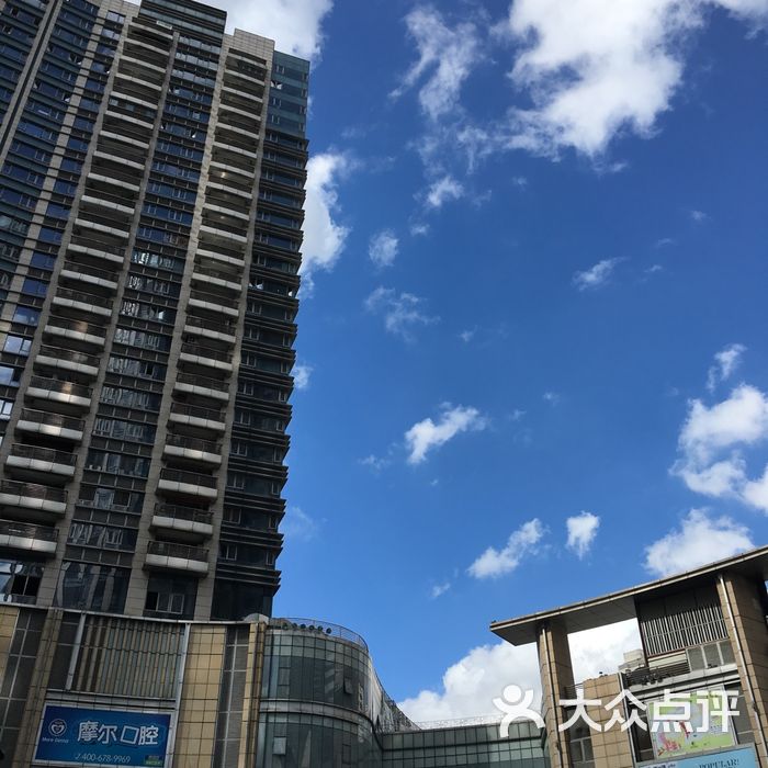 日月光中心广场