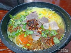 酱香牛肉米线-一品飘香米线(一中总店)