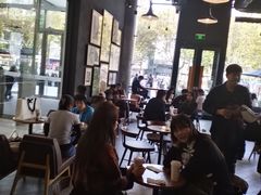 大堂-星巴克臻选(济南恒隆店)