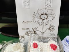 -红宝石·鲜奶小方·海派西点房(南丹店)