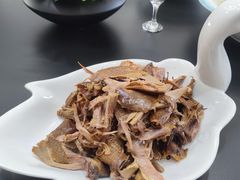 -巩本明鱼屋子