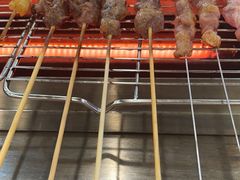 -哈尔滨小酒馆·鲜肉现穿自助烧烤(康新花园店)