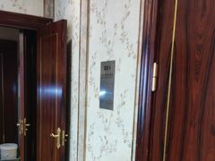 -沪华海鲜大酒楼(南汇店)