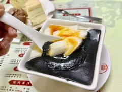 芝麻糊配豆腐花-香港華心糖水鋪(南西总店)