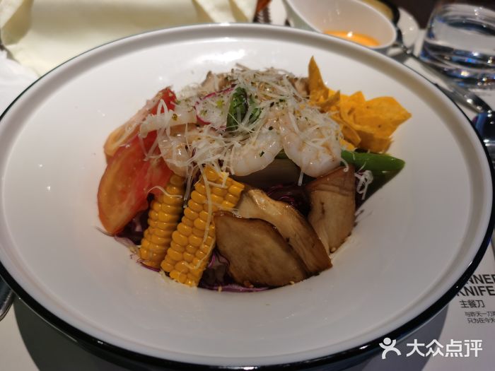 西堤牛排(龙德广场店)鸡肉大虾鲜蔬波奇碗图片