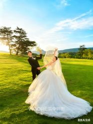 -雪中彩影婚纱摄影·微光艺术中心