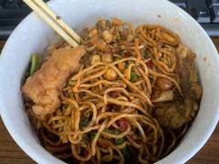 -爆炸头阿姨小四川正宗川味小吃(无任何分店)