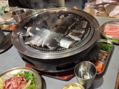 -围炉肉舍•炭烤活鳗•丹东海鲜烤肉(步行街店)