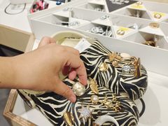 -优衣库(上海正大广场店)