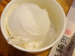 冰激凌-喜来稀肉(北外滩白玉兰广场店)