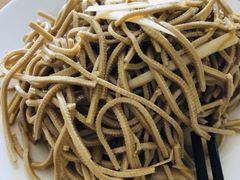 豆腐丝-宝光熏肉鞋底火烧(新街口店)