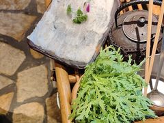 -老牌坊云南鱼豆花火锅(爱建店)