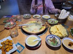 -洱火云南酸菜牛肉火锅(石景山当代商城店)