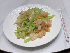 -鑫渔港海鲜本地菜·山海关浑锅(东戴河店)