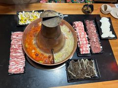 -果松木炭酸菜铜火锅·外婆参鸡汤