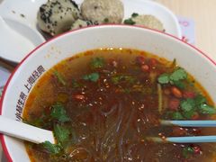 -小杨生煎(金山百联购物中心3楼店)