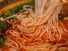 脆皮香猪粉-肇兴特色牛肉粉