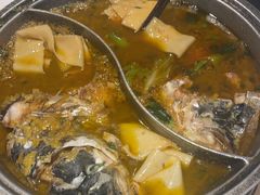 -阿瓦山寨·湘菜现炒·剁椒鱼头王(咸阳总店)