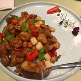 味道酸辣可口，干锅肠，味道也很棒
