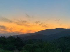 -鬼笑石后山停车场