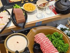 -老牌坊云南鱼豆花火锅(哈西万达店)