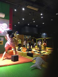 -蹦蹦跳跳(新奥购物中心店)