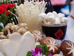 -鼎泰亨·海鲜牛肉餐厅(滨江店)