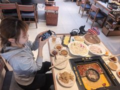 -老牌坊云南鱼豆花火锅(哈西万达店)