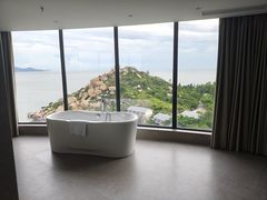 -那琴半岛地质海洋公园