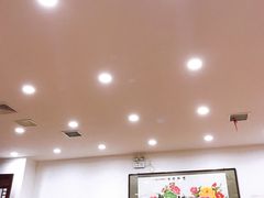 -宣海荣锅贴大王·陕味小吃集(钟楼店)