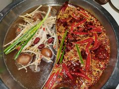 -茅草房·河畔园林火锅