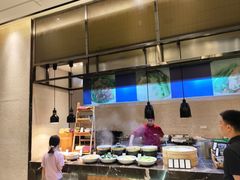 -广州万富希尔顿酒店·感趣自助餐厅·金秋蟹宴生蚝海鲜刺身