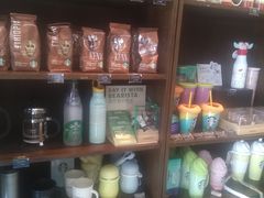 展示柜-星巴克臻选(威海威高广场店)